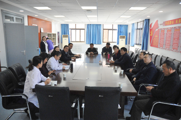 高校医院负责人座谈.jpg